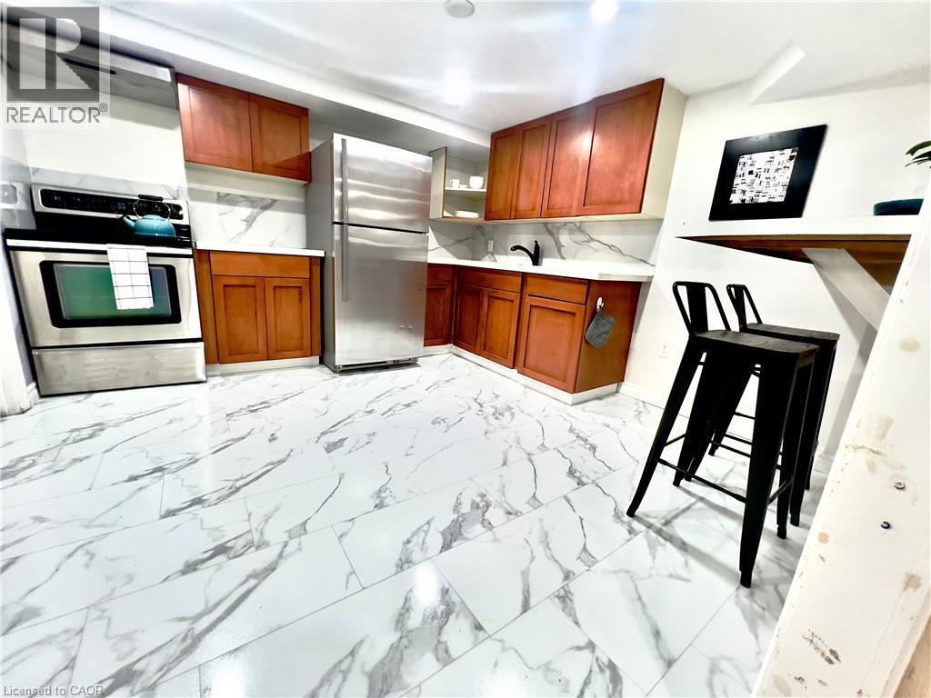 99 Brucedale Avenue E, Hamilton, ON - Indoor Photo Showing Kitchen