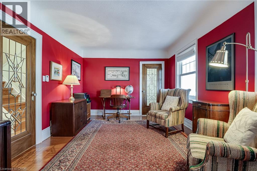 Sitting room with baseboards and an office area - 849 Beach Boulevard, Hamilton, ON - Indoor
