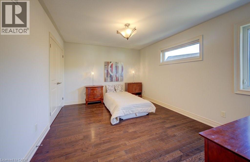 6379 Christopher Crescent, Niagara Falls, ON - Indoor Photo Showing Bedroom