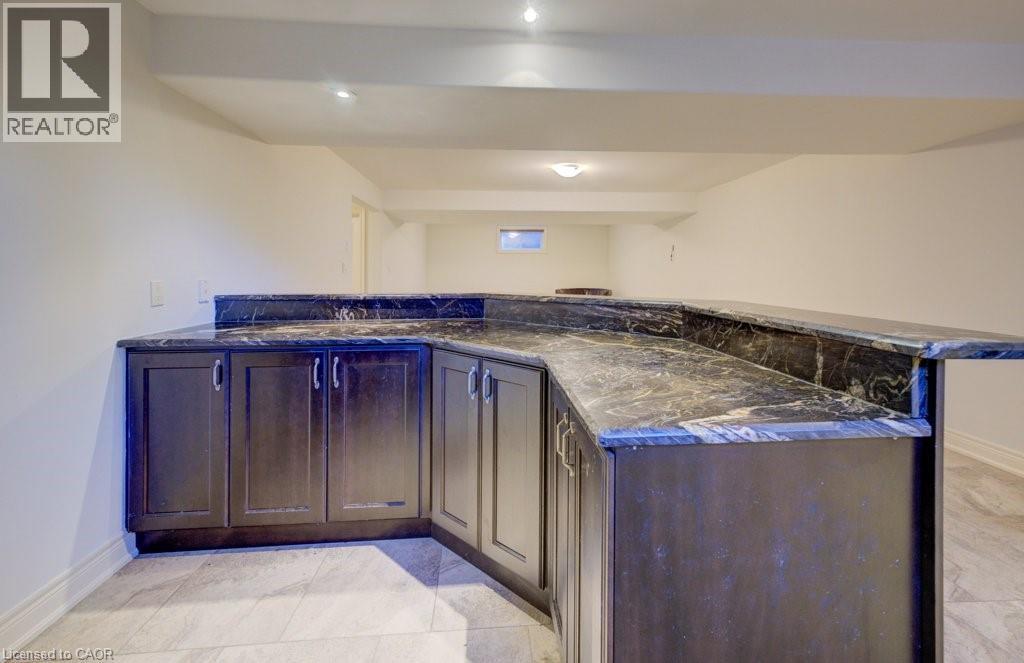 6379 Christopher Crescent, Niagara Falls, ON - Indoor