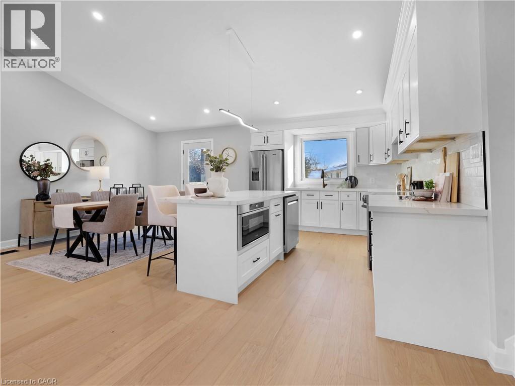3406 Putter Place, Burlington, ON - Indoor Photo Showing Kitchen