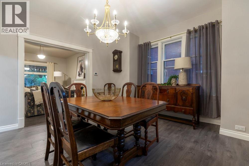 90 Blake Street, Hamilton, ON - Indoor Photo Showing Dining Room
