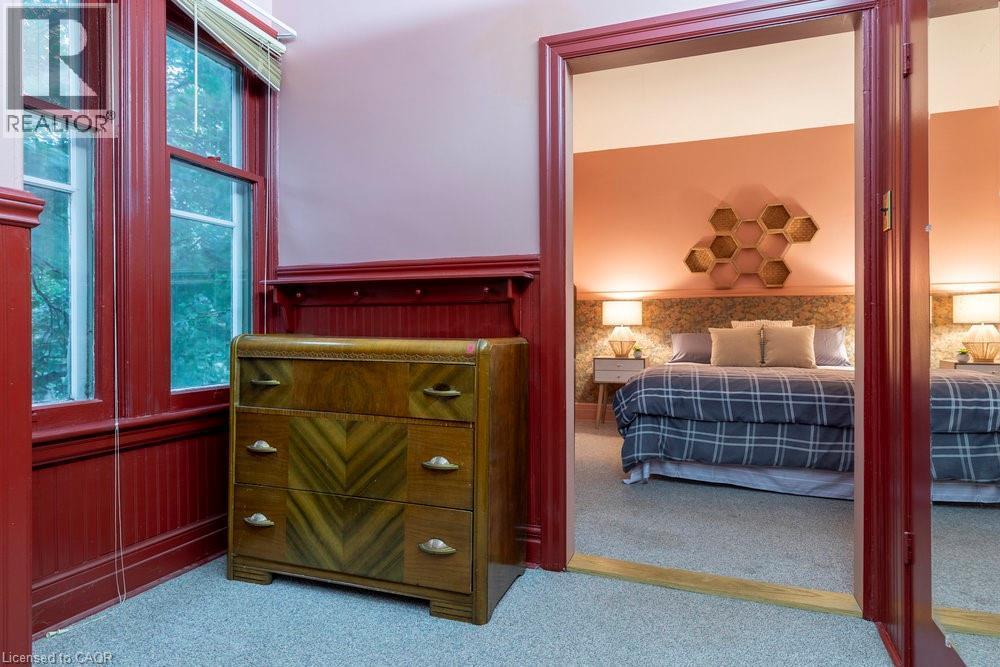 90 Blake Street, Hamilton, ON - Indoor Photo Showing Bedroom