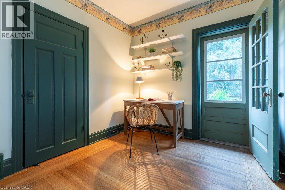 90 Blake Street, Hamilton, ON - Indoor Photo Showing Other Room