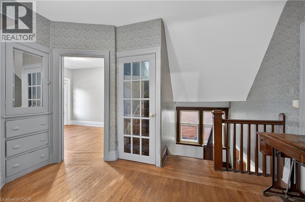 90 Blake Street, Hamilton, ON - Indoor Photo Showing Other Room