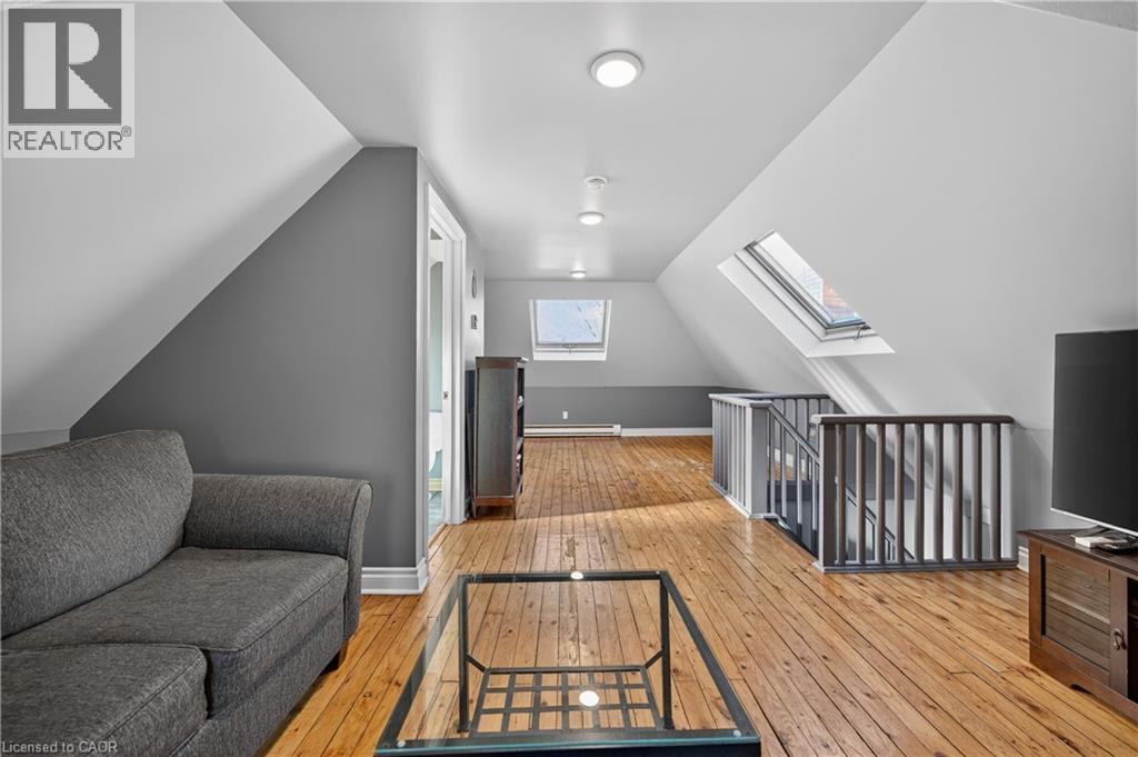 90 Blake Street, Hamilton, ON - Indoor