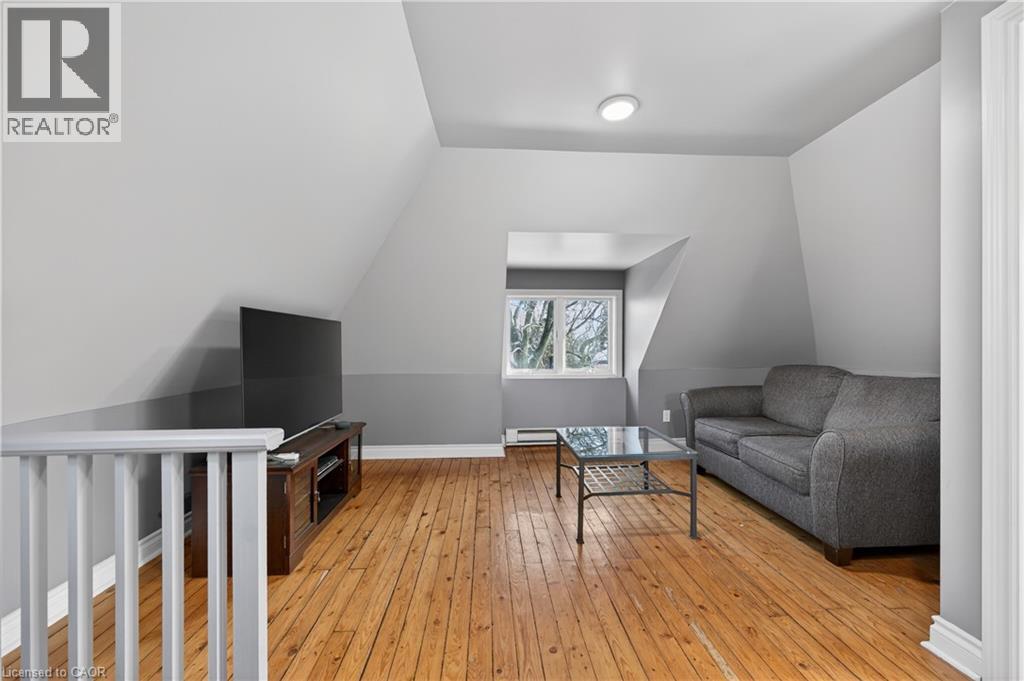 90 Blake Street, Hamilton, ON - Indoor