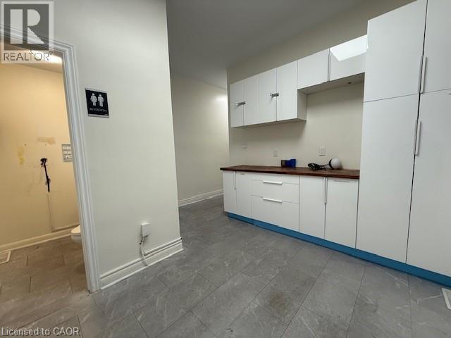 854 King Street W, Hamilton, ON