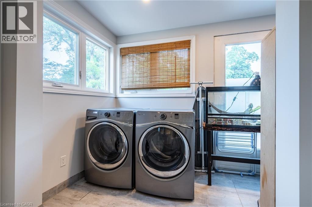 35 Mountain Avenue, Hamilton, ON - Indoor Photo Showing Laundry Room