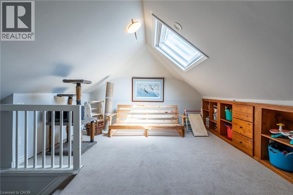 35 Mountain Avenue, Hamilton, ON - Indoor