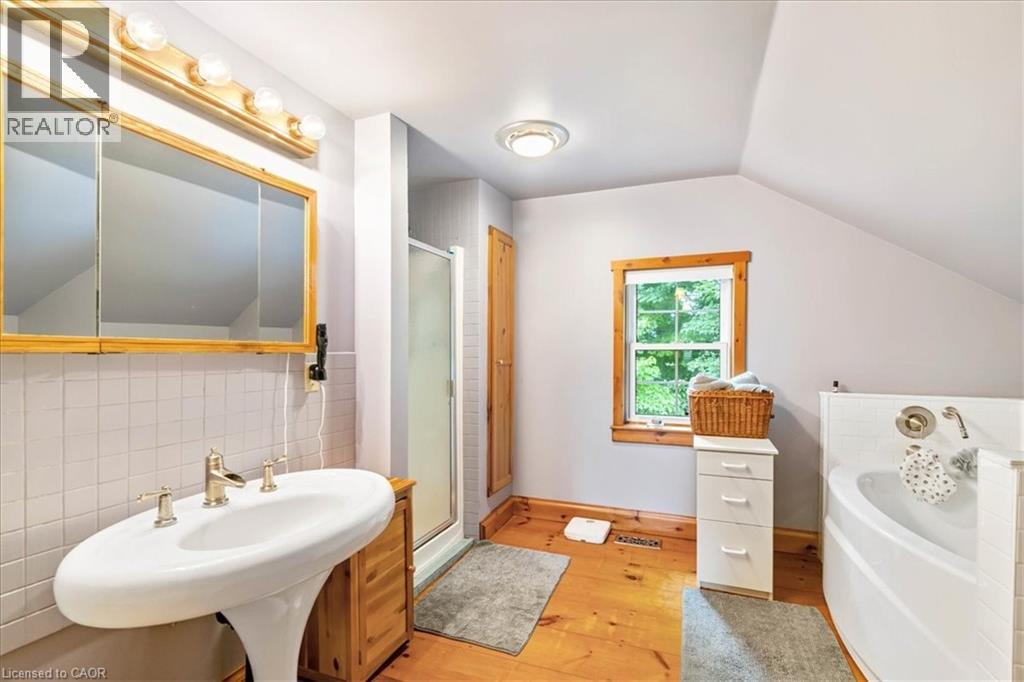 658 Culver Road, Waterford, ON - Indoor Photo Showing Bathroom