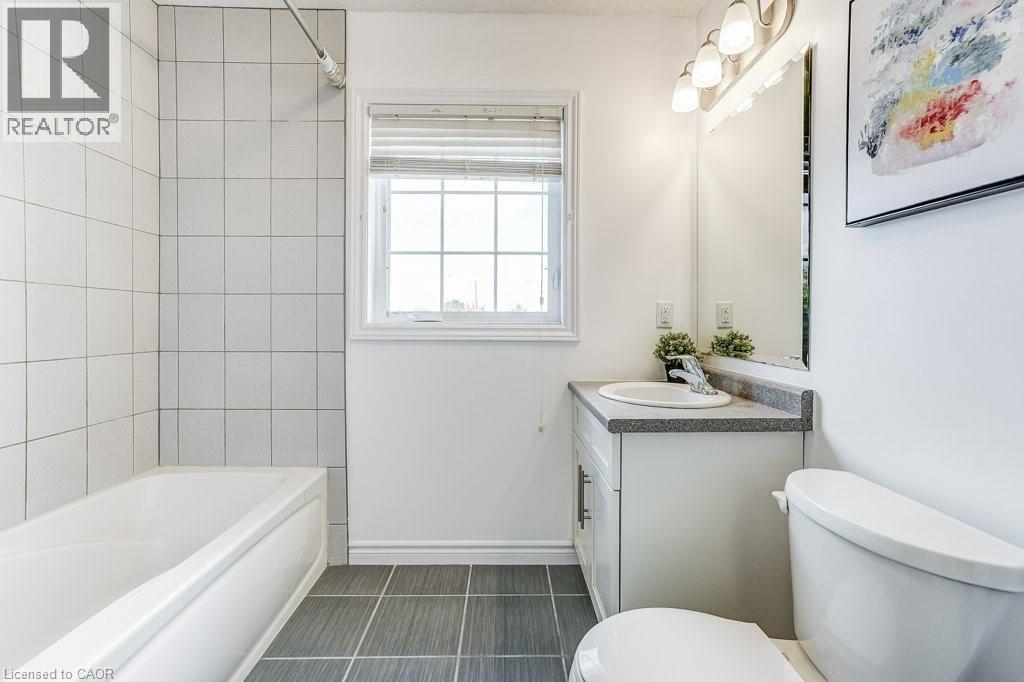 318 Old Huron Road, Kitchener, ON - Indoor Photo Showing Bathroom