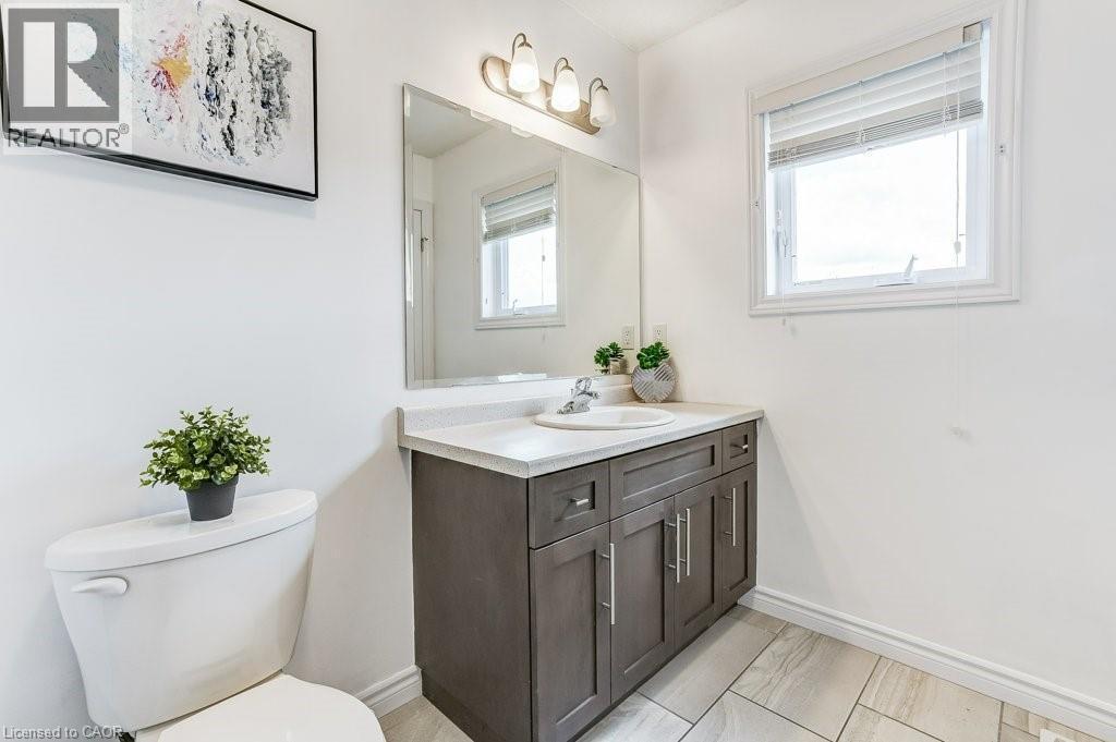 318 Old Huron Road, Kitchener, ON - Indoor Photo Showing Bathroom