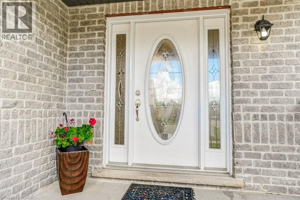 318 Old Huron Road, Kitchener, ON - Outdoor With Exterior