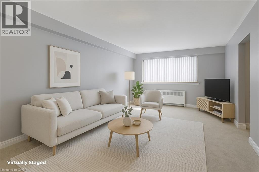 2418 New Street Unit# 1, Burlington, ON - Indoor Photo Showing Living Room