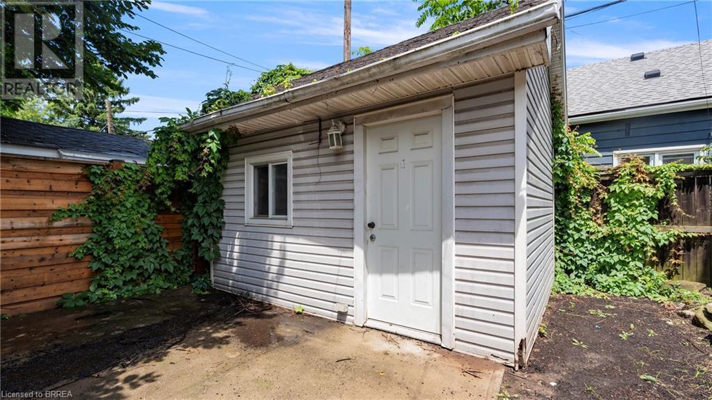 33 Highland Avenue, Hamilton, ON - Outdoor