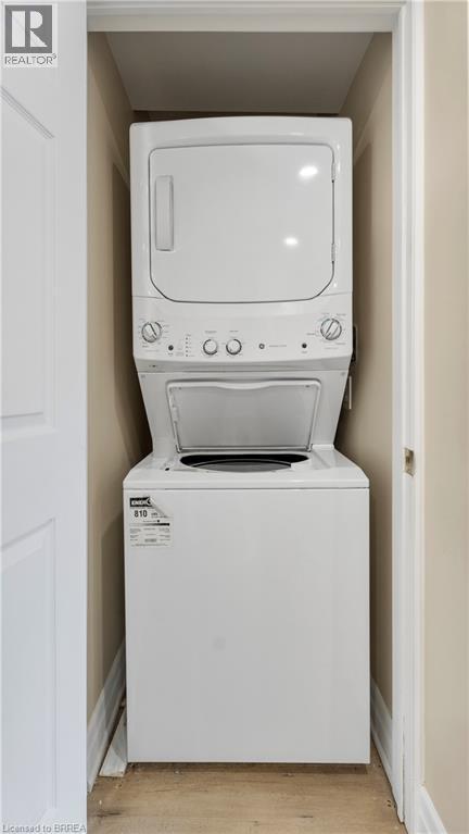 33 Highland Avenue, Hamilton, ON - Indoor Photo Showing Laundry Room