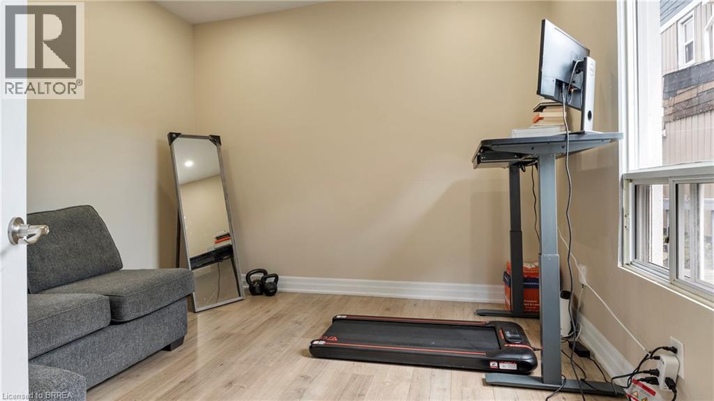 33 Highland Avenue, Hamilton, ON - Indoor Photo Showing Other Room