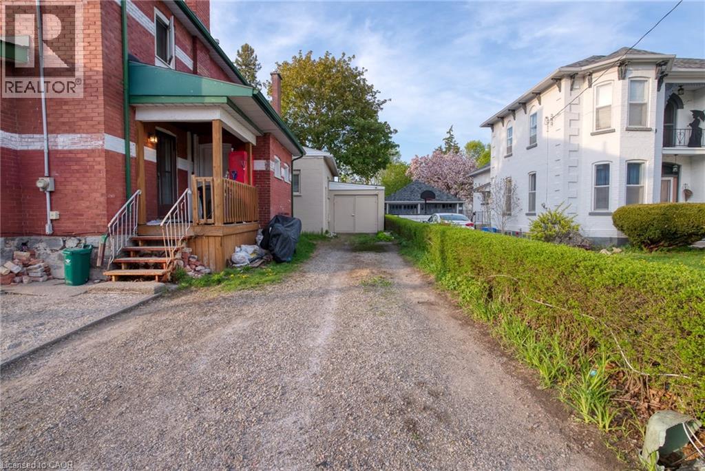 211 Dolph Street N, Cambridge, ON - Outdoor