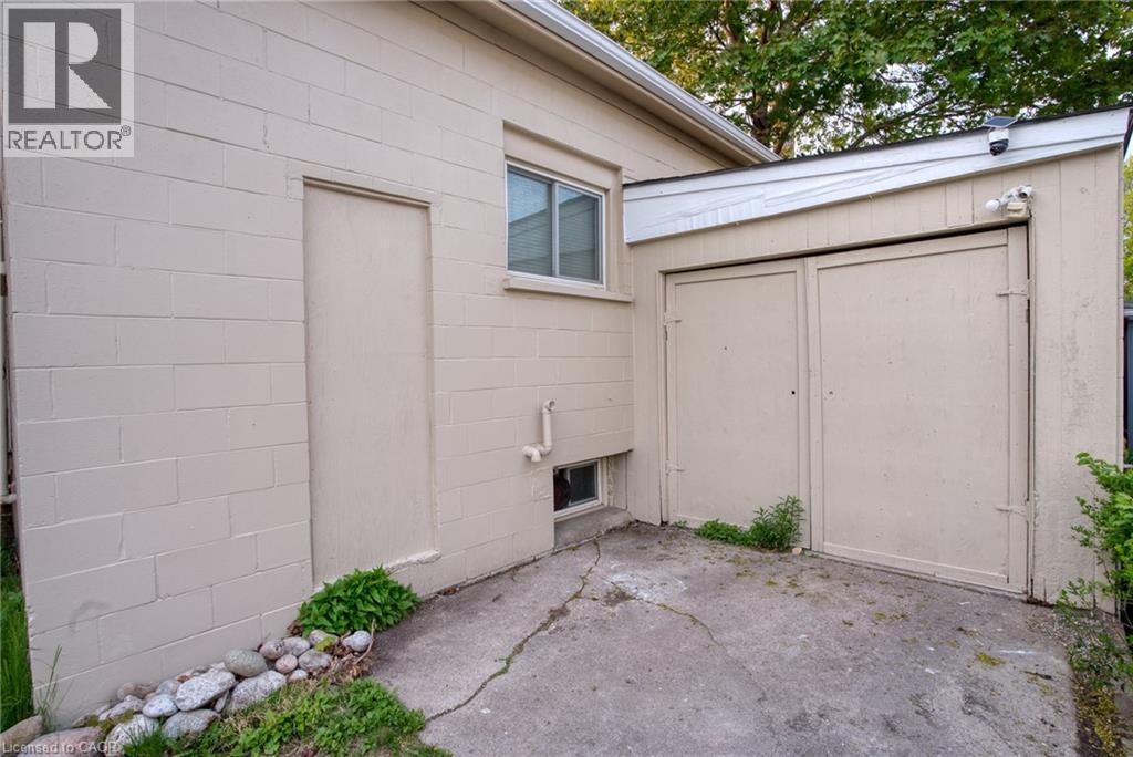 211 Dolph Street N, Cambridge, ON - Outdoor With Exterior