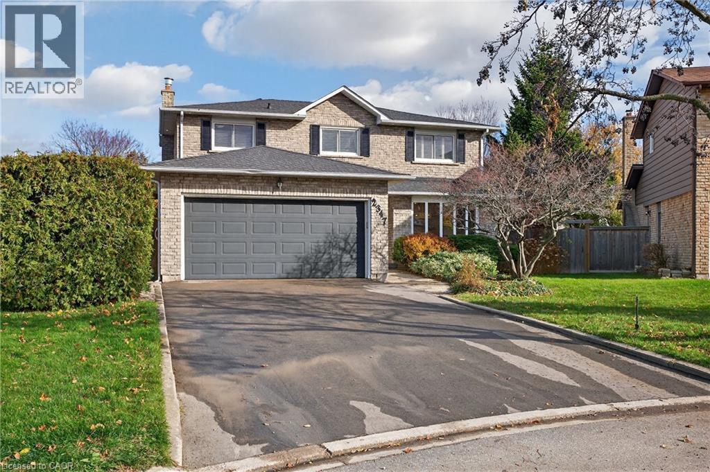 2347 Tweedsmuir Court, Burlington, ON - Outdoor