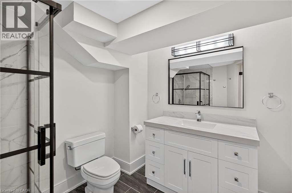 2347 Tweedsmuir Court, Burlington, ON - Indoor Photo Showing Bathroom