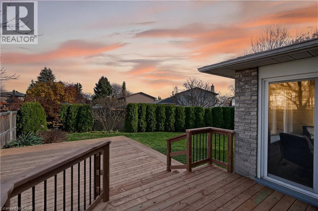 2347 Tweedsmuir Court, Burlington, ON - Outdoor