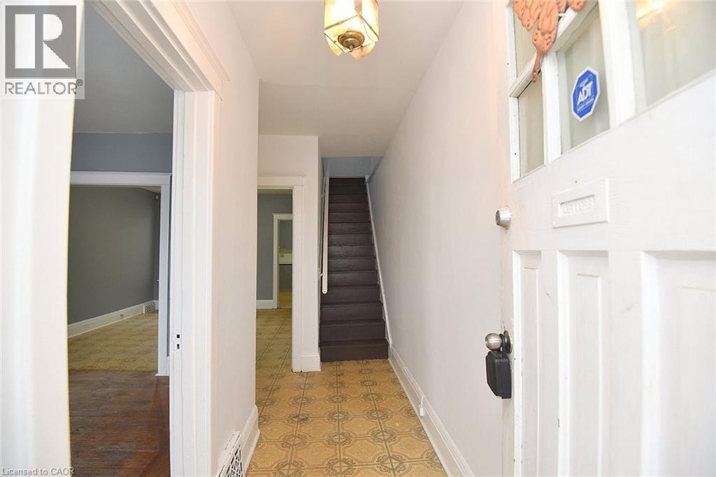 69 Gage Avenue N, Hamilton, ON - Indoor Photo Showing Other Room