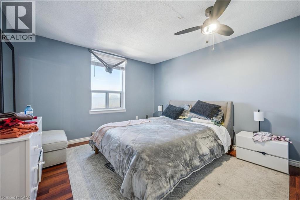 35 Green Valley Drive Unit# 1510, Kitchener, ON - Indoor Photo Showing Bedroom