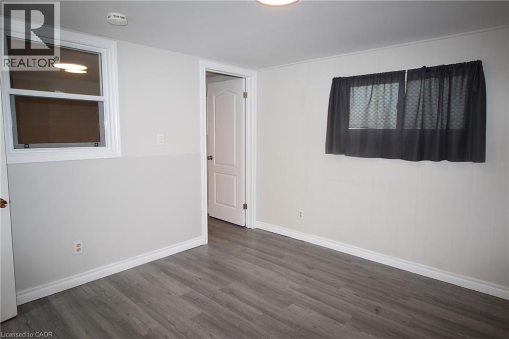 4 Purnell Drive, Hamilton, ON - Indoor Photo Showing Other Room