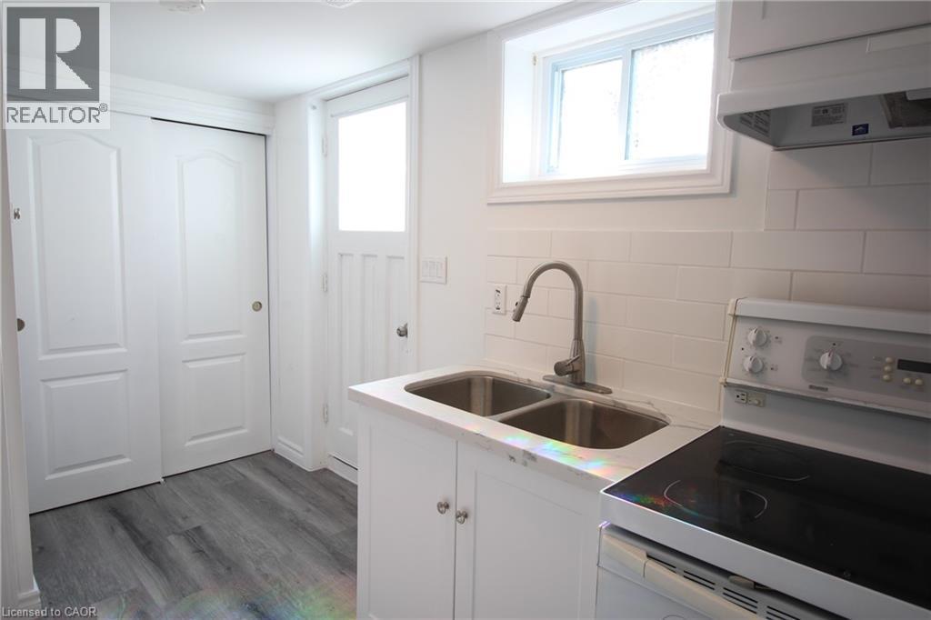 4 Purnell Drive, Hamilton, ON - Indoor Photo Showing Kitchen With Double Sink