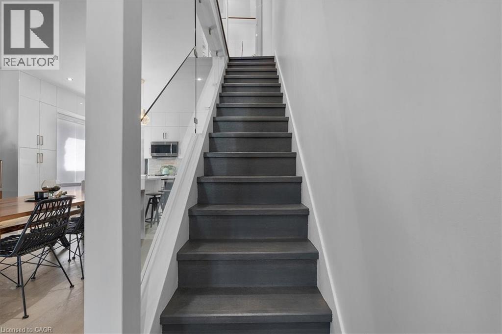 575 Mary Street, Hamilton, ON - Indoor Photo Showing Other Room