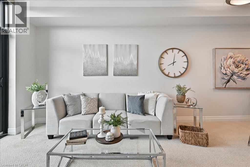 3290 New Street Unit# 607, Burlington, ON - Indoor Photo Showing Living Room