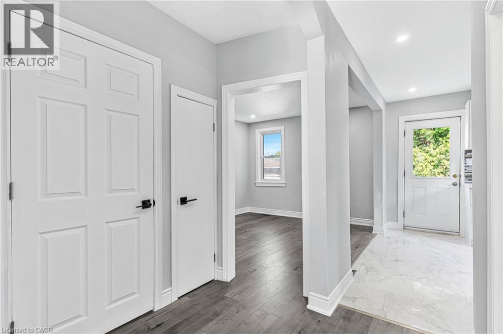 146 Craigroyston Road, Hamilton, ON - Indoor Photo Showing Other Room