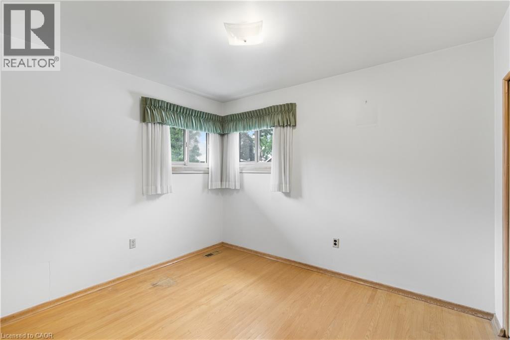 98 East 16Th Street, Hamilton, ON - Indoor Photo Showing Other Room