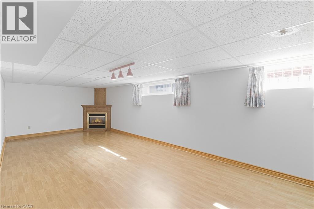 98 East 16Th Street, Hamilton, ON - Indoor