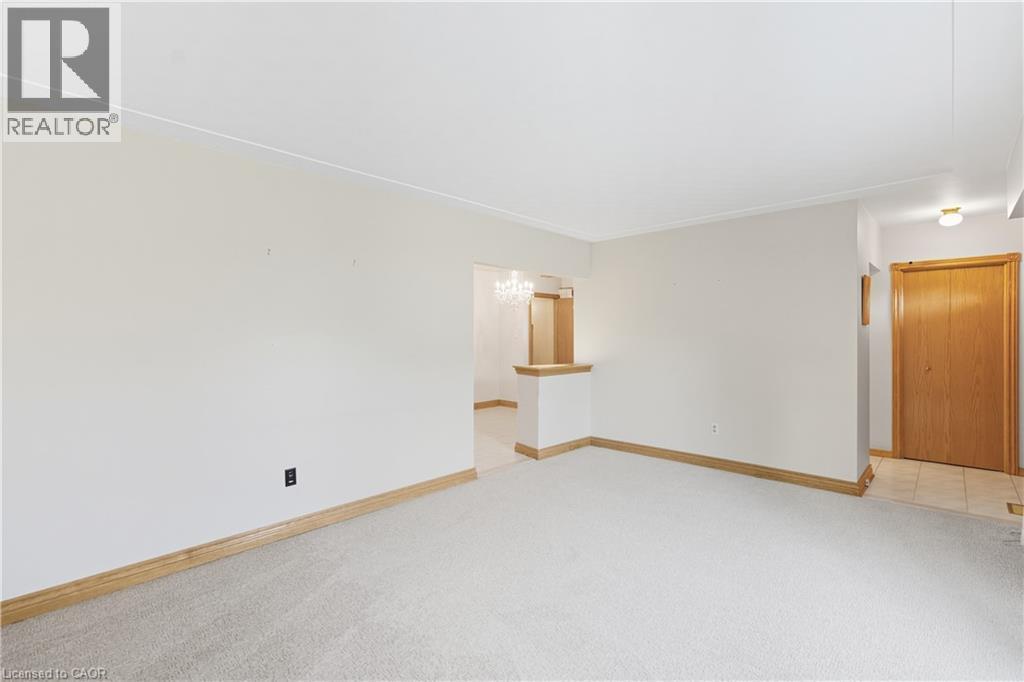 98 East 16Th Street, Hamilton, ON - Indoor Photo Showing Other Room