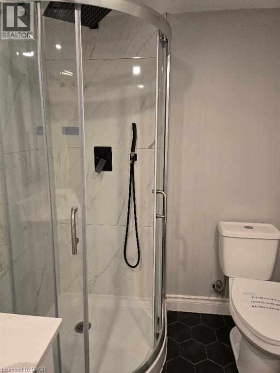 373 East 27Th Street, Hamilton, ON - Indoor Photo Showing Bathroom