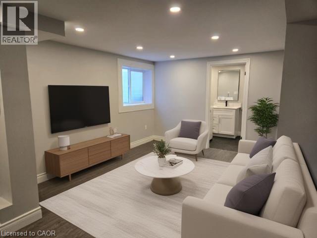 373 East 27Th Street, Hamilton, ON - Indoor Photo Showing Living Room