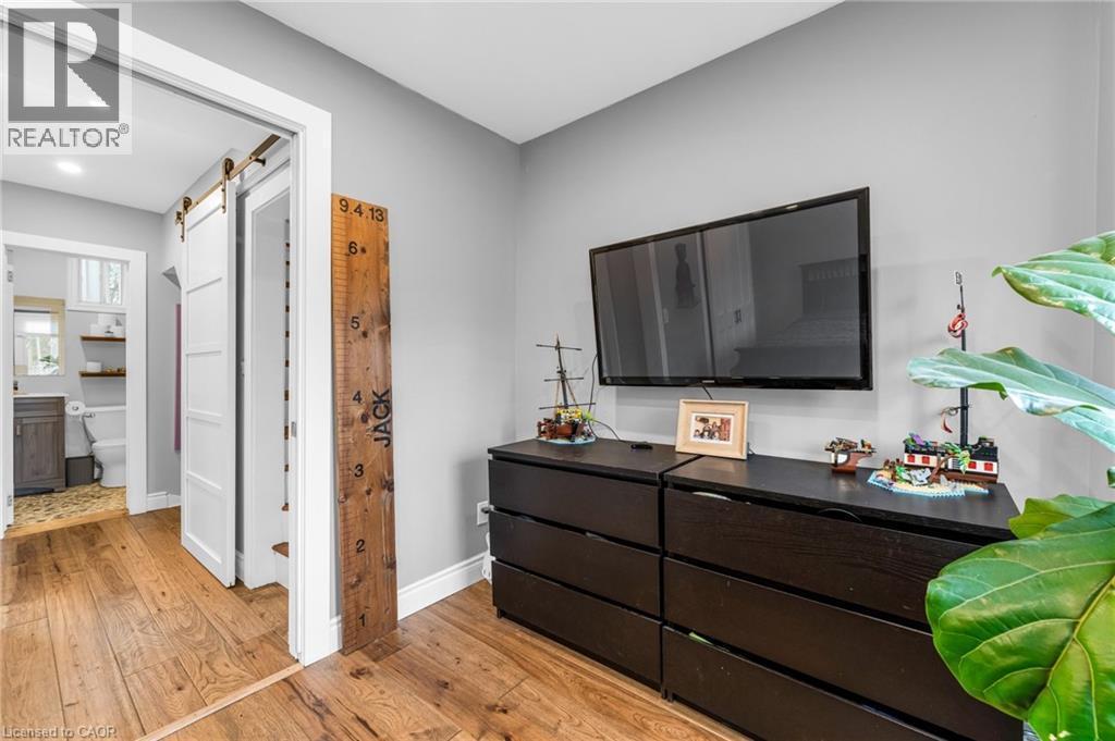 373 Emerald Street N, Hamilton, ON - Indoor Photo Showing Other Room