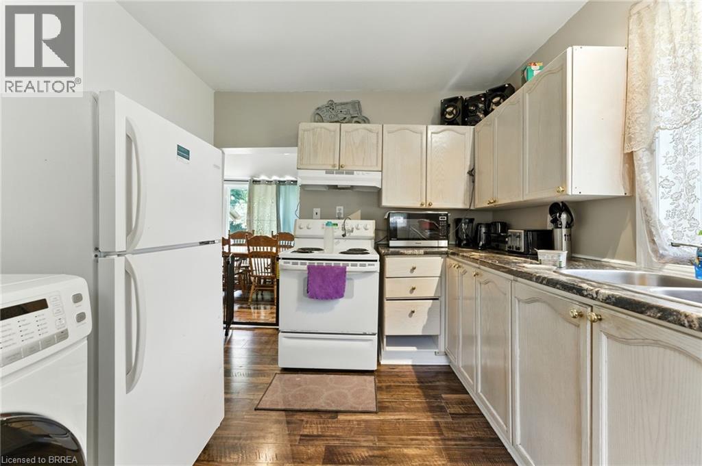 396 William Street, Delhi, ON - Indoor Photo Showing Kitchen