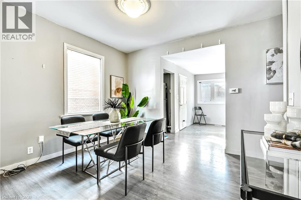381 Herkimer Street, Hamilton, ON - Indoor Photo Showing Dining Room