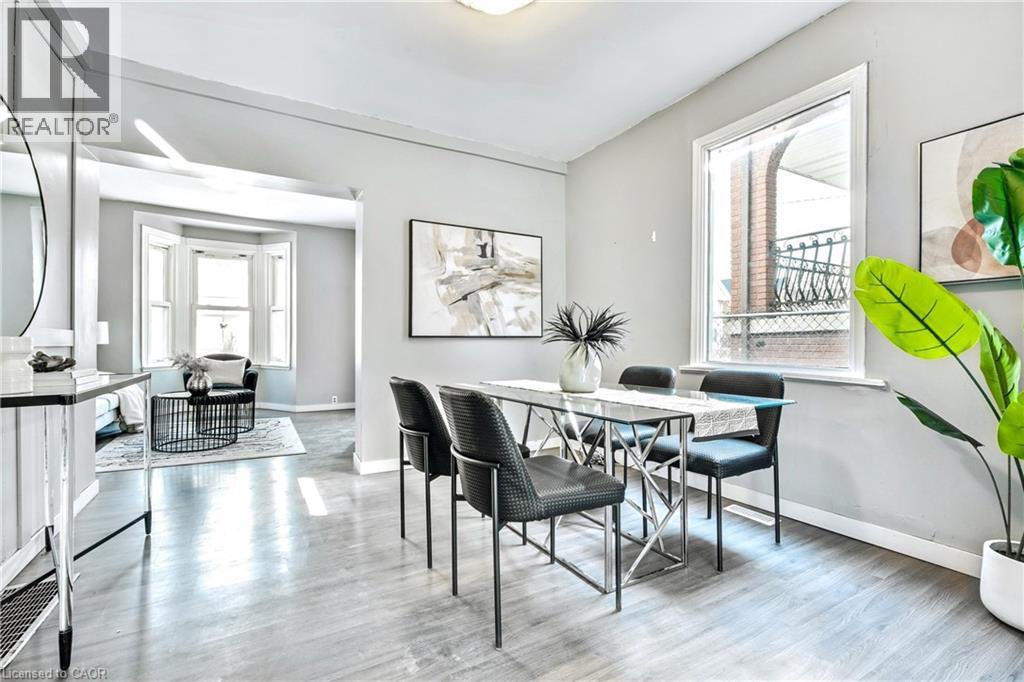 381 Herkimer Street, Hamilton, ON - Indoor Photo Showing Dining Room