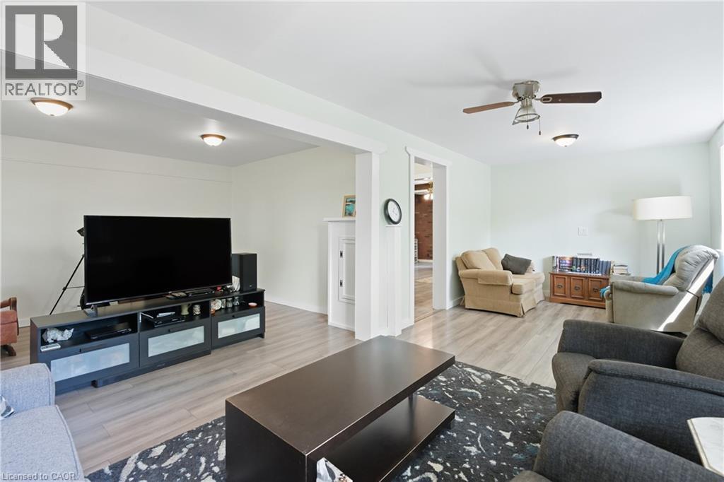 LIVING ROOM - 1402 6 Highway, Flamborough, ON - Indoor Photo Showing Living Room