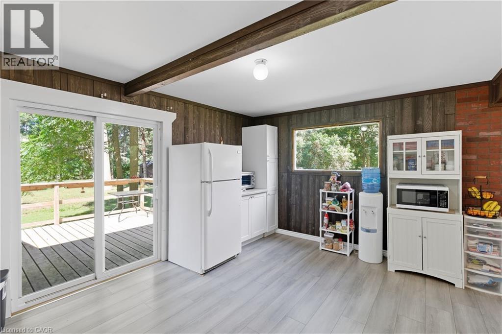 KITCHEN WALK-OUT TO DECK - 1402 6 Highway, Flamborough, ON - Indoor