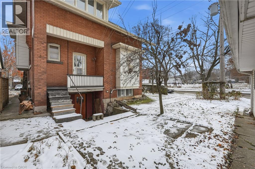 110 Houghton Avenue S, Hamilton, ON - Outdoor