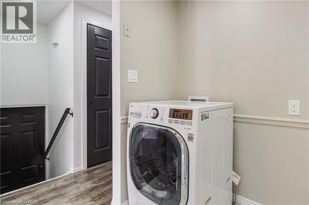 24 Tara Crescent Unit# Upper, Thorold, ON - Indoor Photo Showing Laundry Room