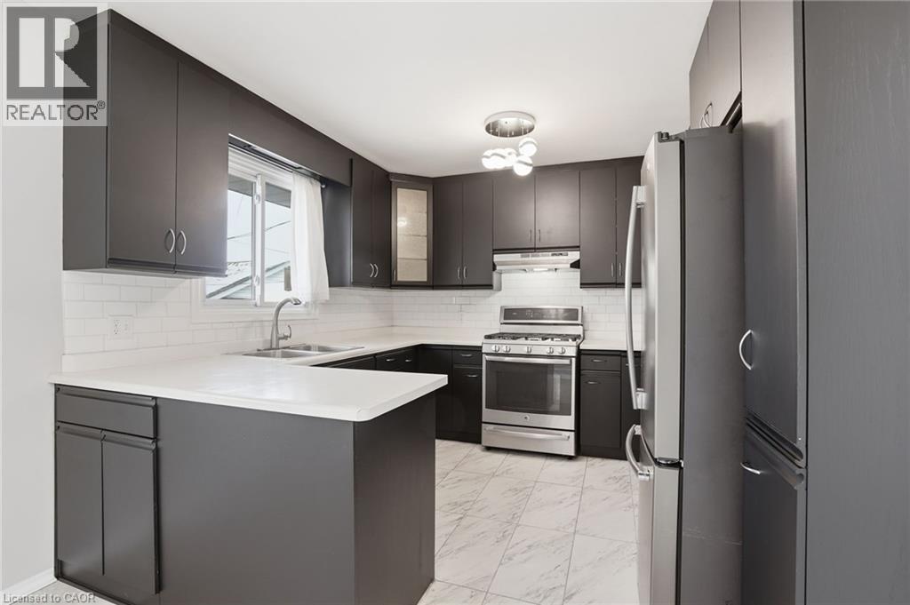 93 Wellington Street, Welland, ON - Indoor Photo Showing Kitchen With Stainless Steel Kitchen
