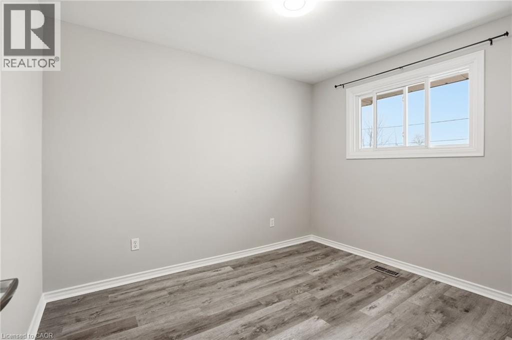 93 Wellington Street, Welland, ON - Indoor Photo Showing Other Room