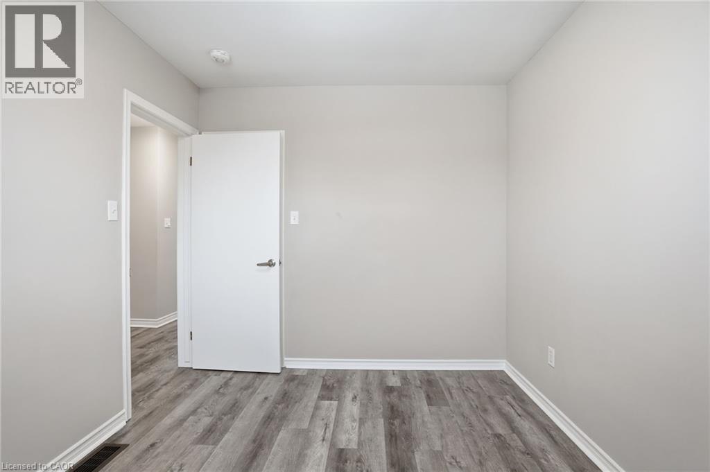 93 Wellington Street, Welland, ON - Indoor Photo Showing Other Room